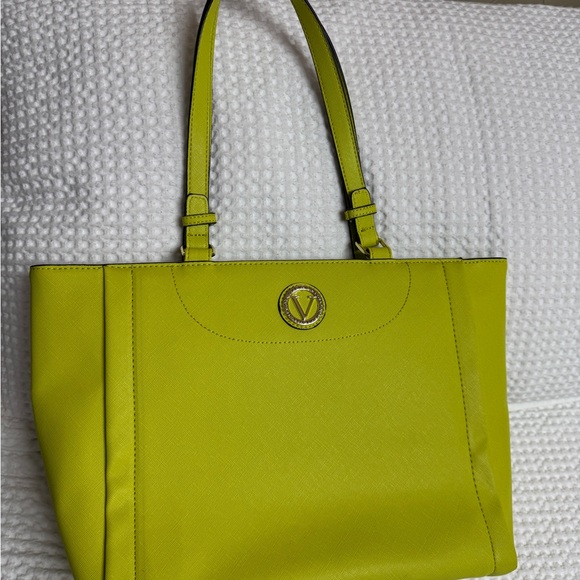 Chic Lime Green Tote Bag - Picture 1 of 10